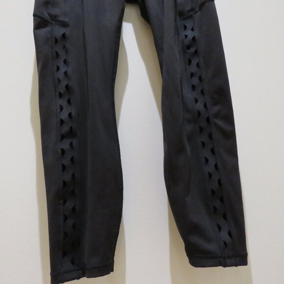 ATHLETA Ultimate Stash Craft 7/8 Tight Leggings in Black Cut Out Athleisure Gym - Picture 8 of 13